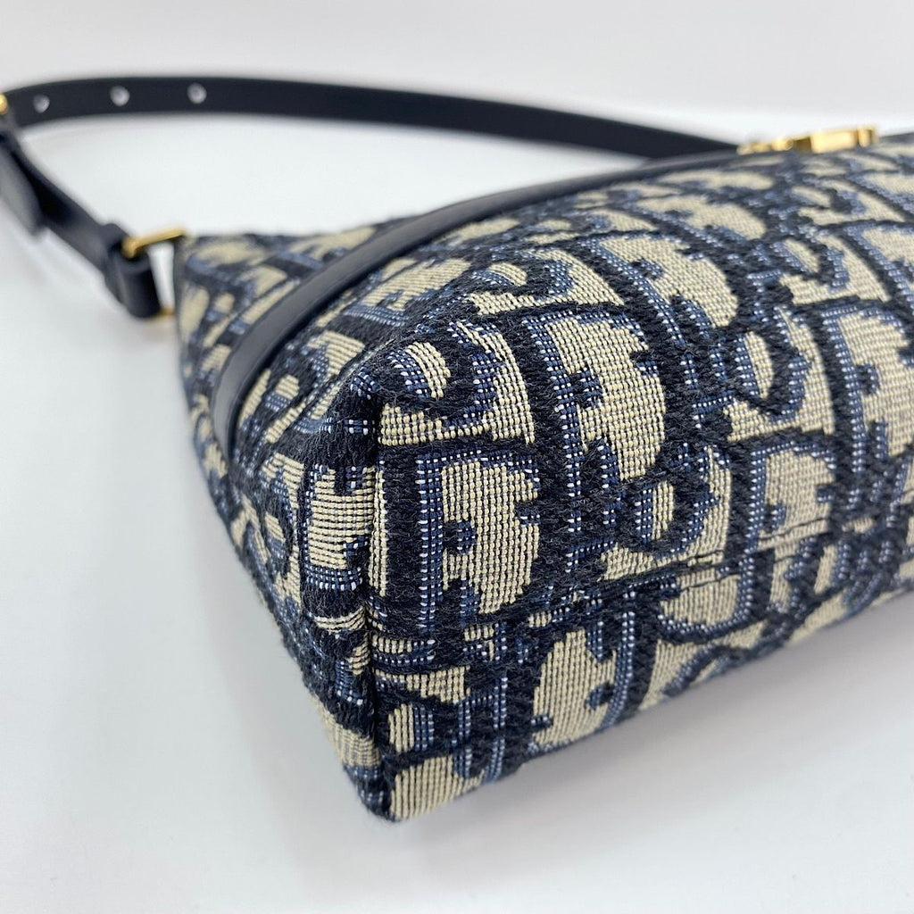 Dior Shoulder Bag 30 Montaigne — view 8