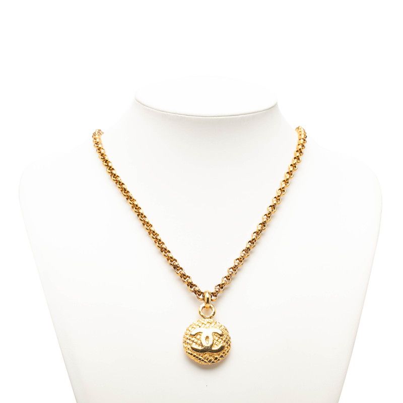 Chanel Vintage CC Logo Rogue Chain Necklace Gold Plated — view 6