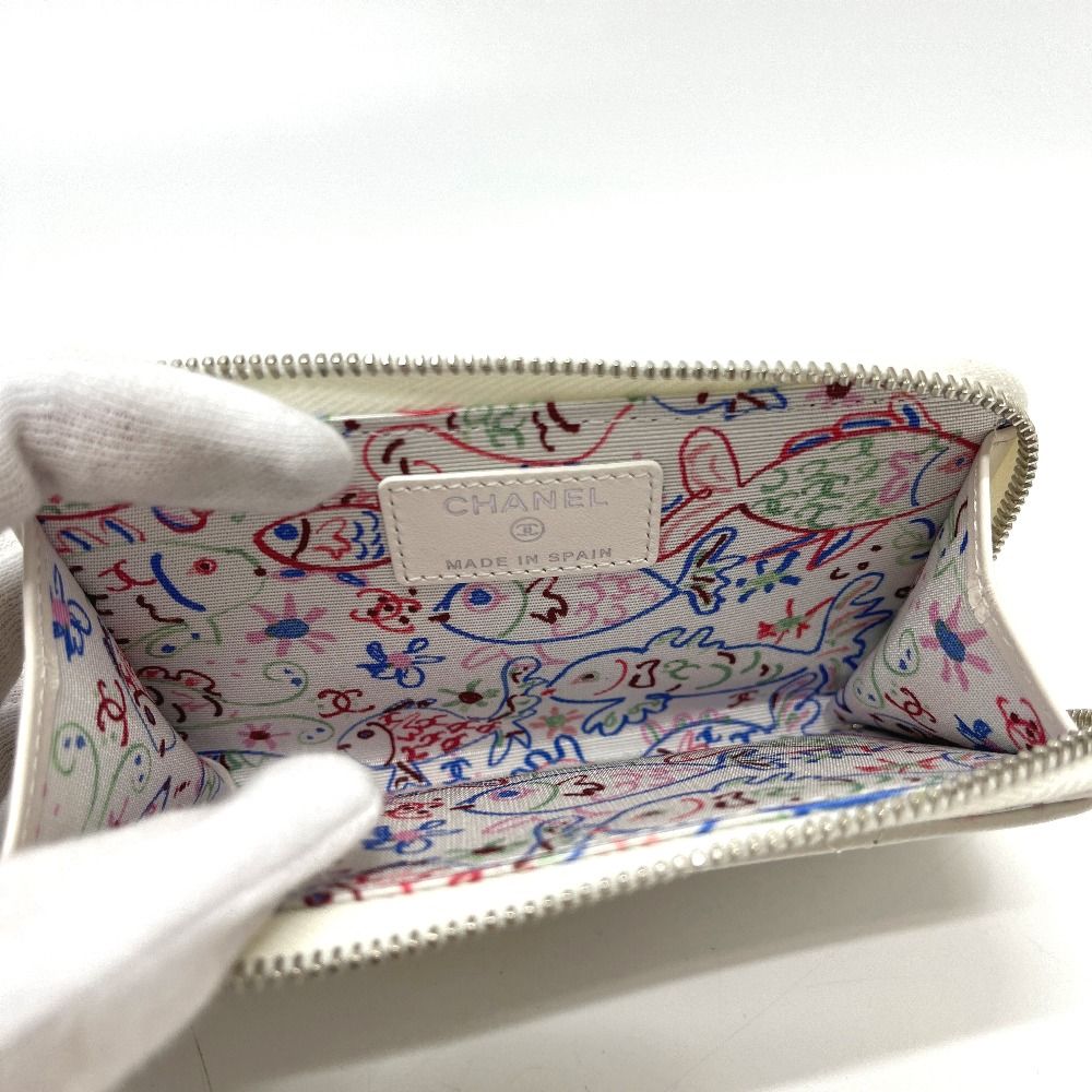 Chanel Coin Case CC Logo Fragment Caviar Leather White — view 7