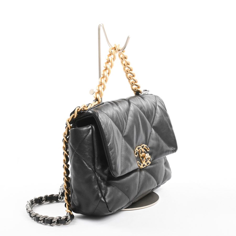 Chanel Shoulder Bag Black — view 2