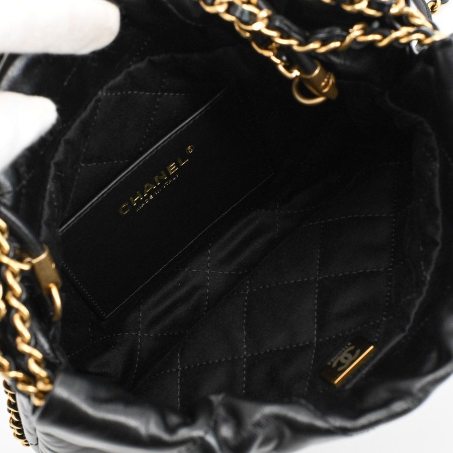 Chanel Shoulder Bag 22 Mini — view 4