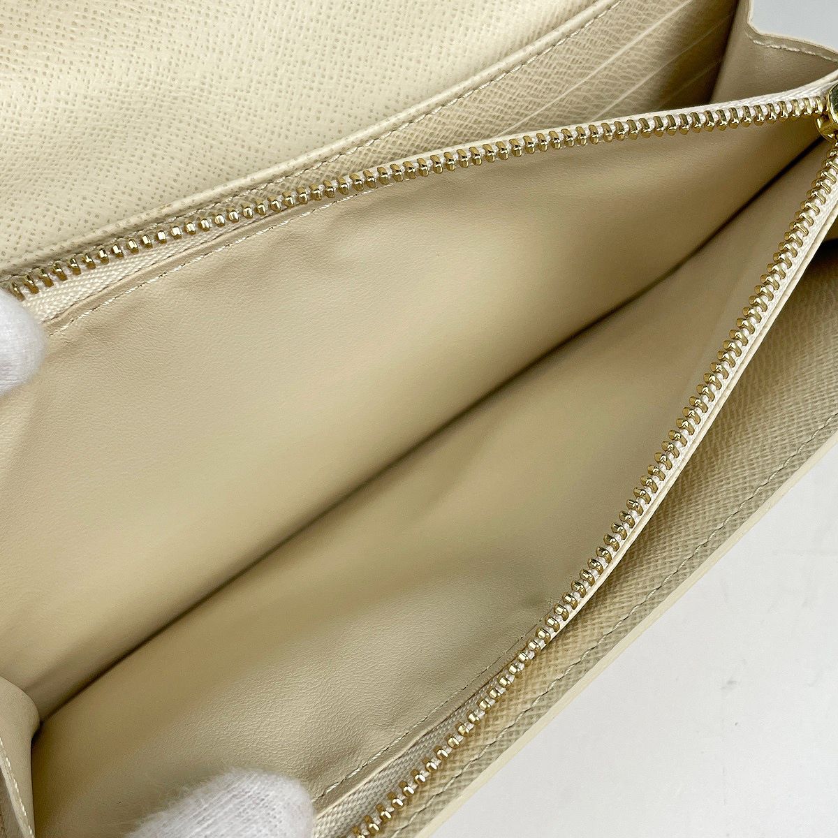 Louis Vuitton Portefeuille Sarah Wallet Damier Azur White — view 5