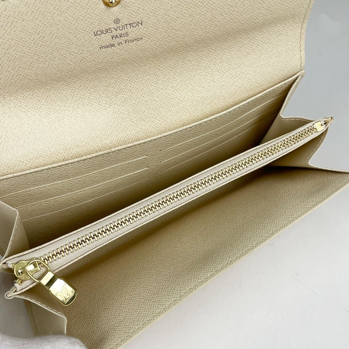 Louis Vuitton Portefeuille Sarah Wallet Damier Azur White — view 4