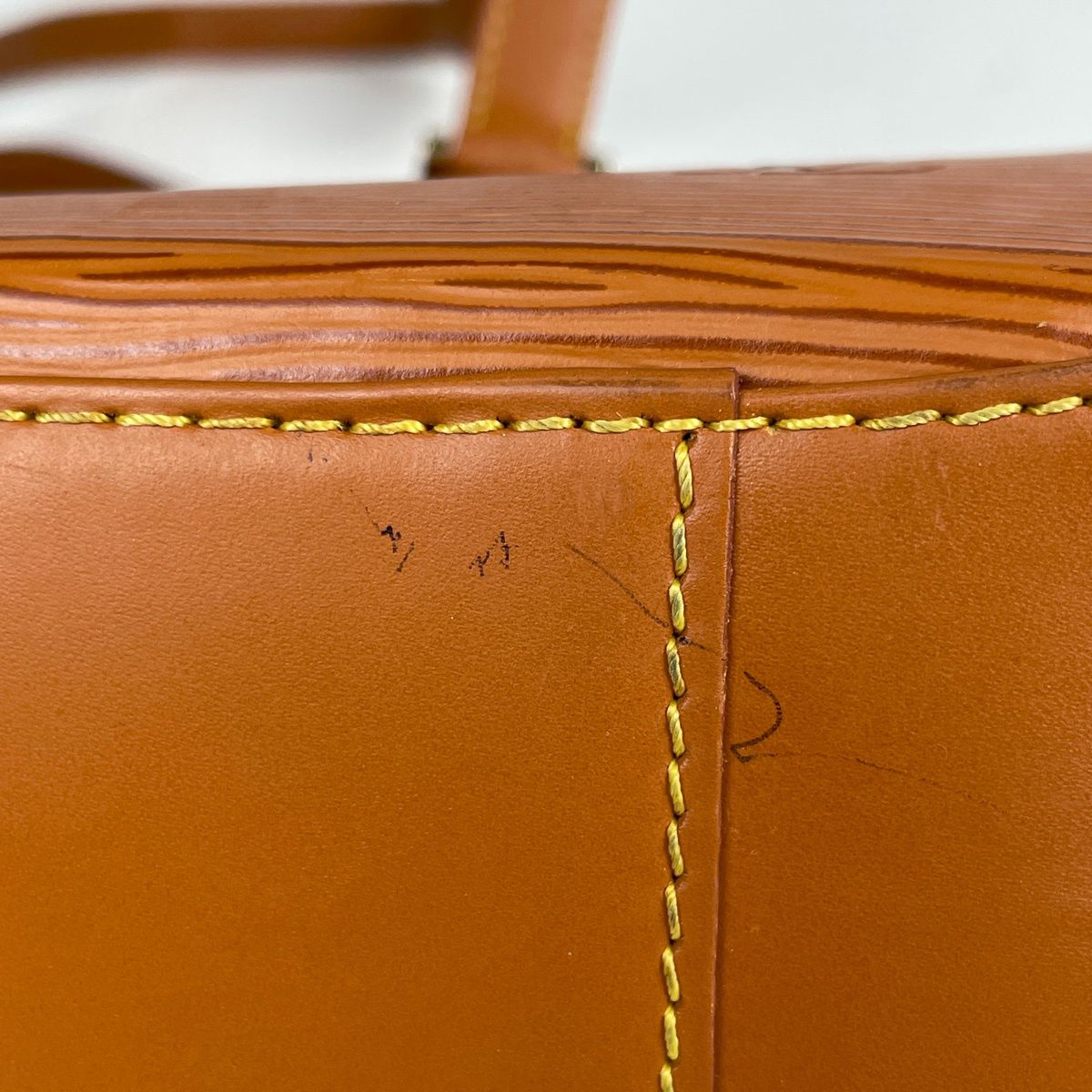 Louis Vuitton Shoulder Bag Epi Cipango Gold — view 4