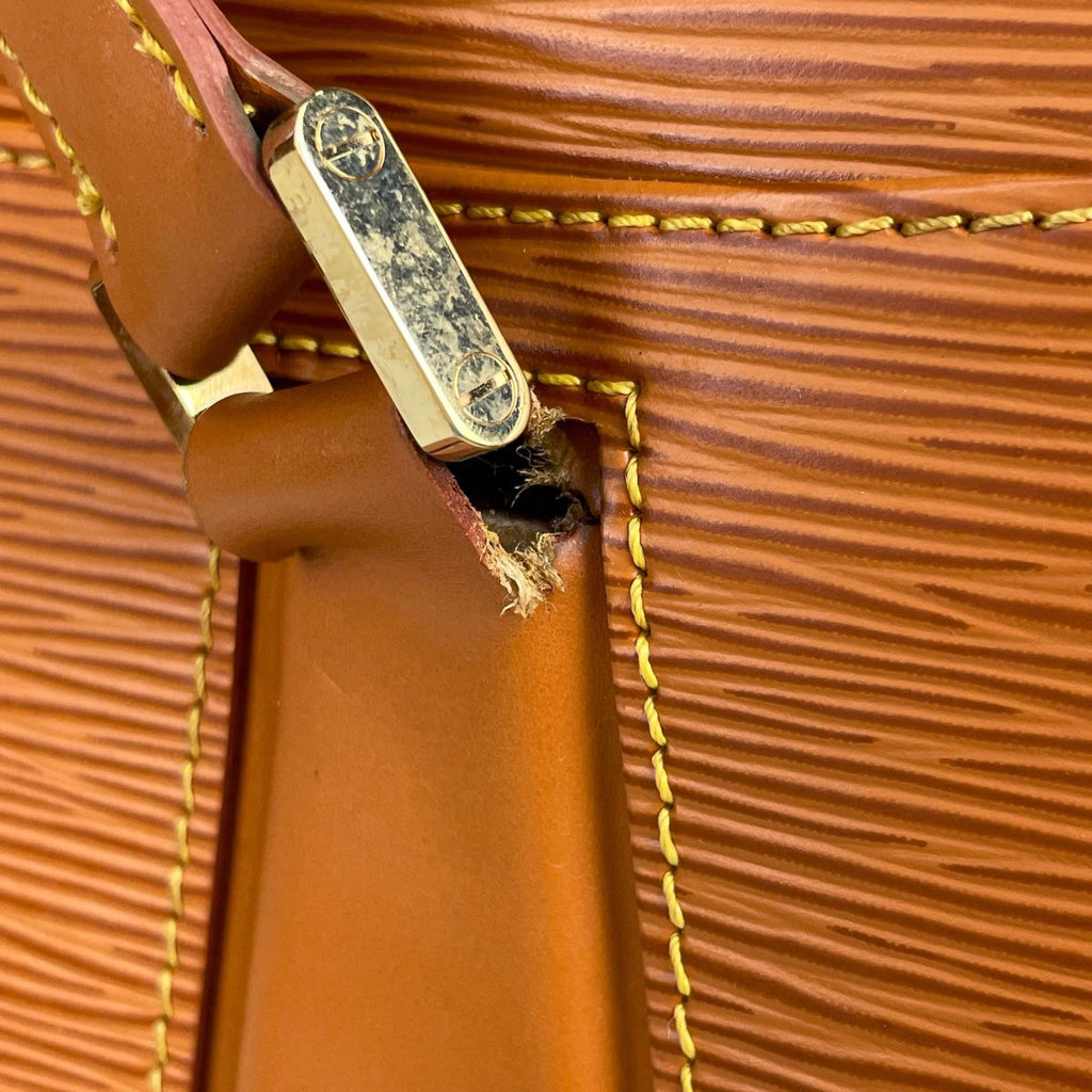 Louis Vuitton Shoulder Bag Epi Cipango Gold — view 5