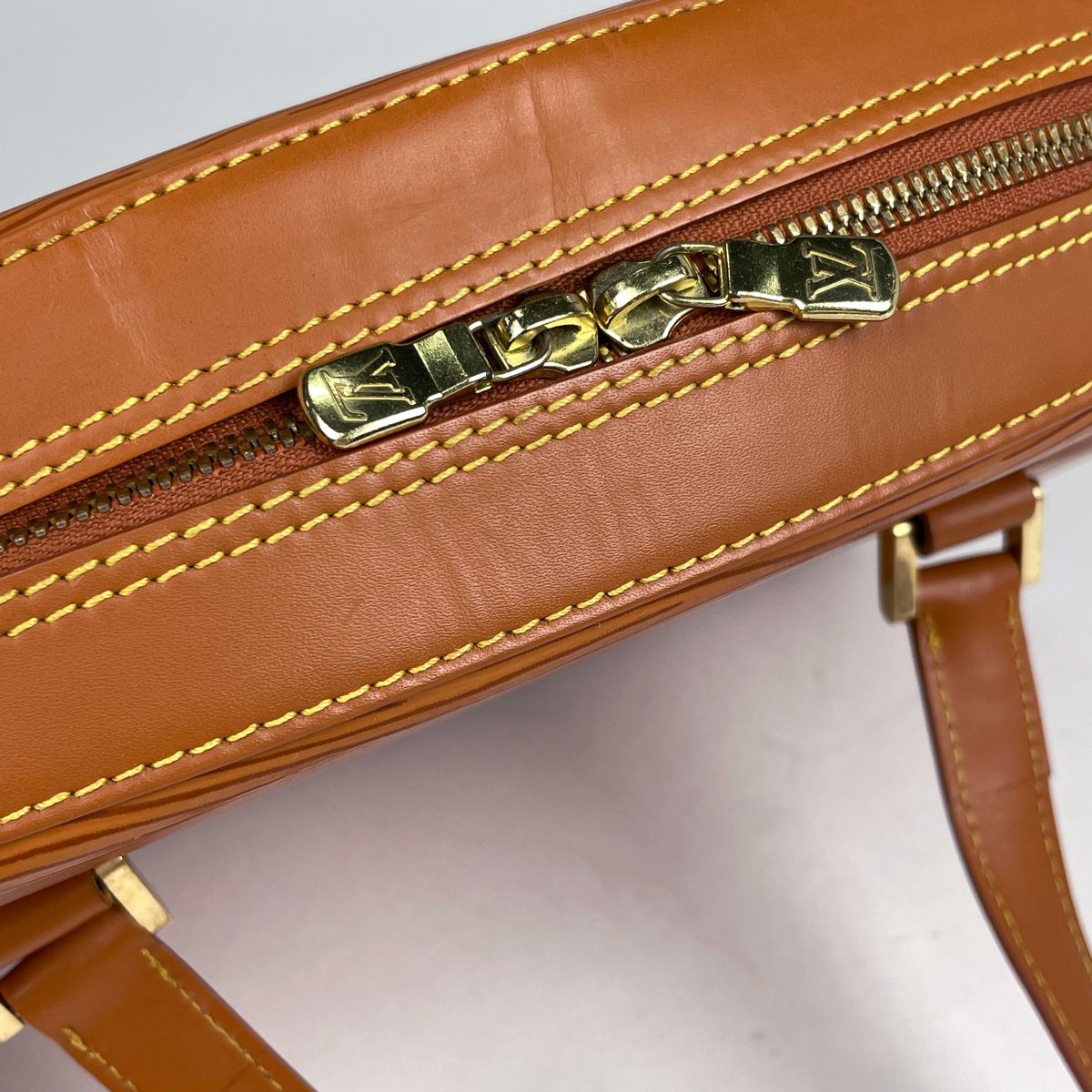 Louis Vuitton Shoulder Bag Epi Cipango Gold — view 6
