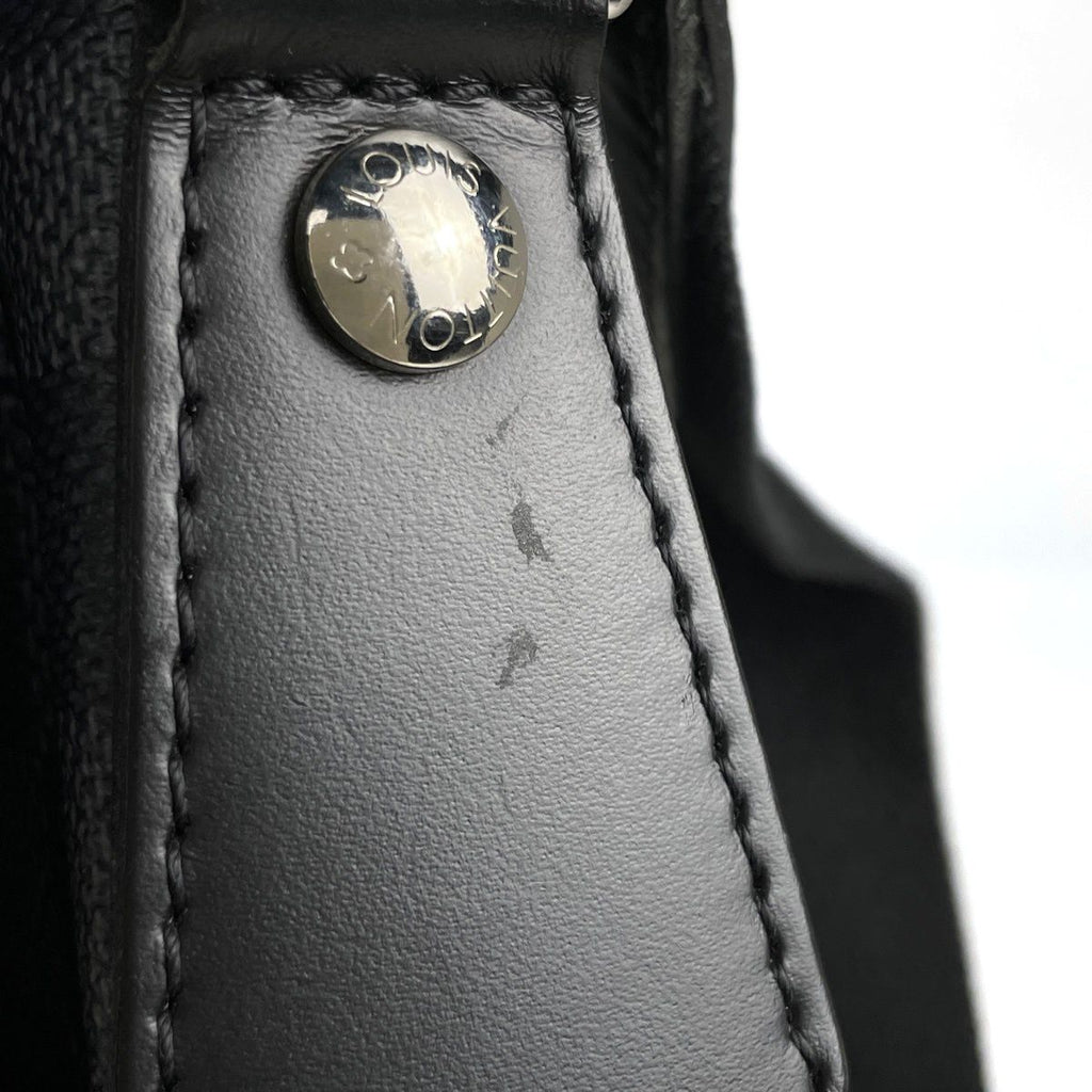 Louis Vuitton Daniel MM Messenger Bag Damier Graphite Noir — view 5