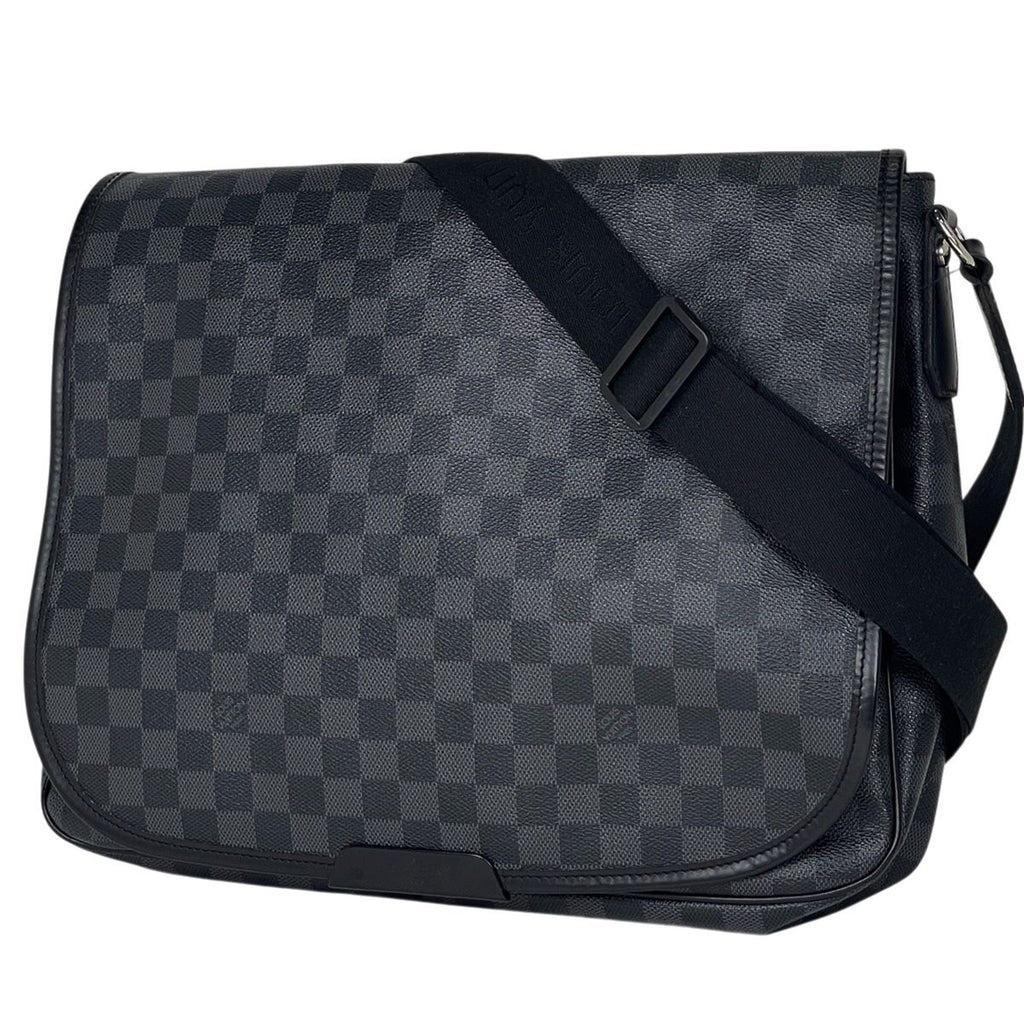 Louis Vuitton Daniel MM Messenger Bag Damier Graphite Noir
