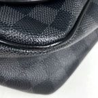 Louis Vuitton Daniel MM Messenger Bag Damier Graphite Noir — view 3