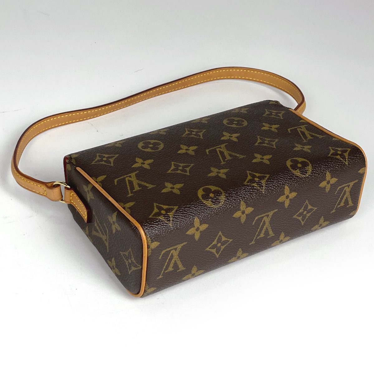 Louis Vuitton Shoulder Handbag Monogram Brown — view 2