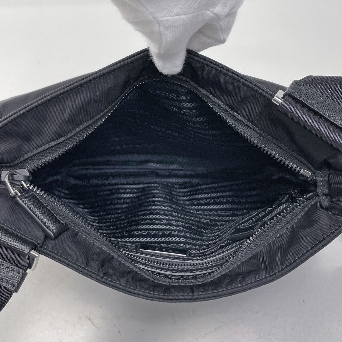 Prada Re-Nylon Shoulder Bag Tessuto Nylon Nero — view 8