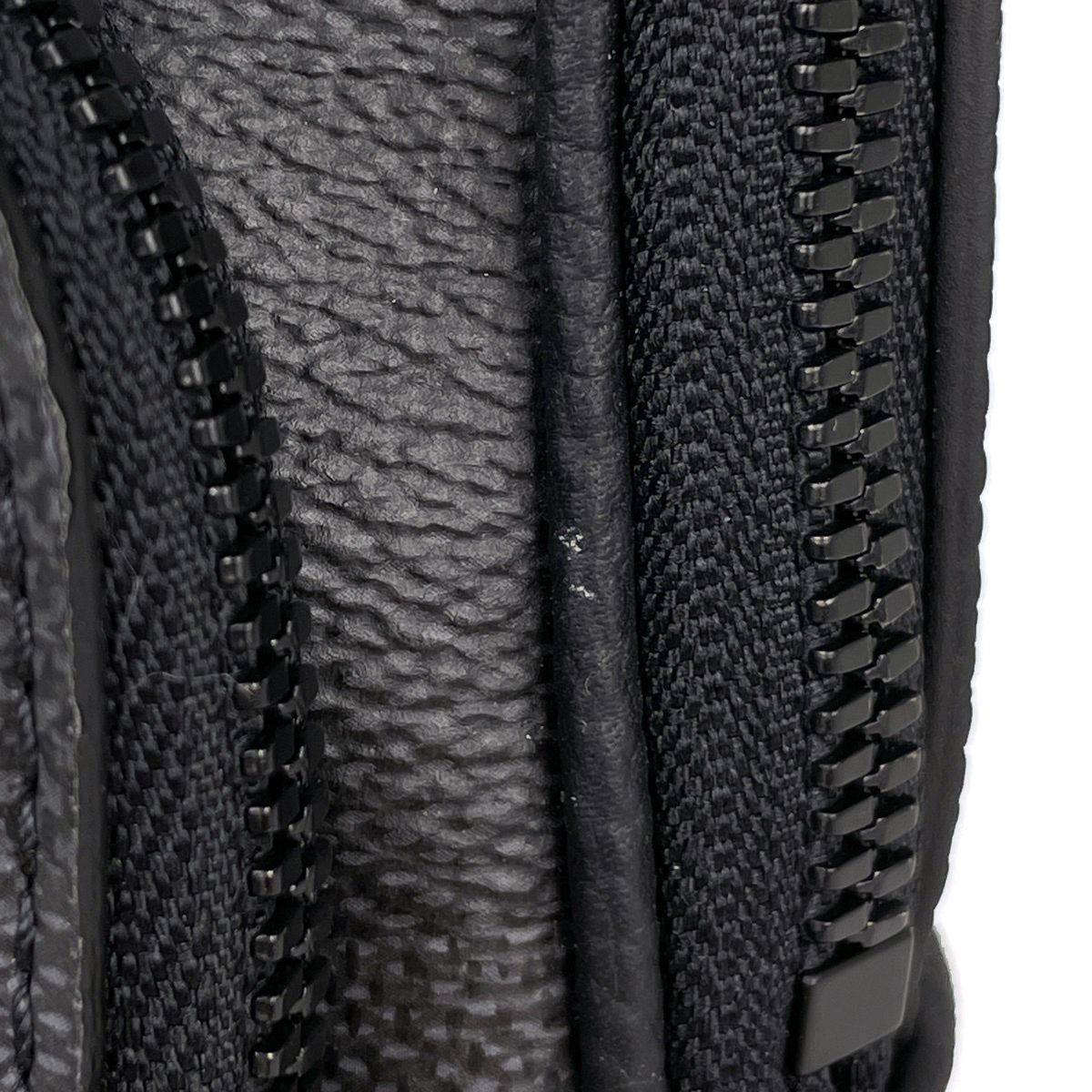 Louis Vuitton Avenue Sling Bag PM Damoflage Leather Black — view 5