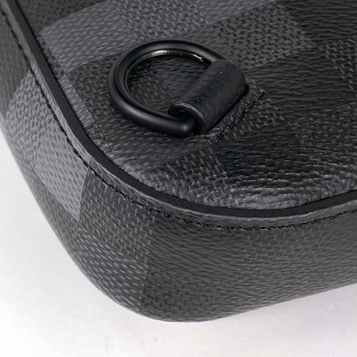Louis Vuitton Avenue Sling Bag PM Damoflage Leather Black — view 4