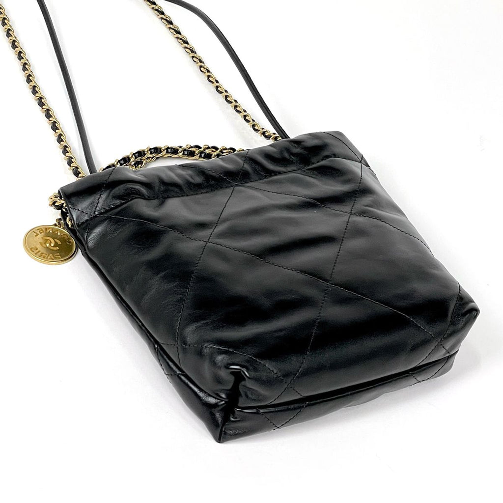 Chanel 22 Mini 2-Way Shoulder Bag Leather Black — view 2