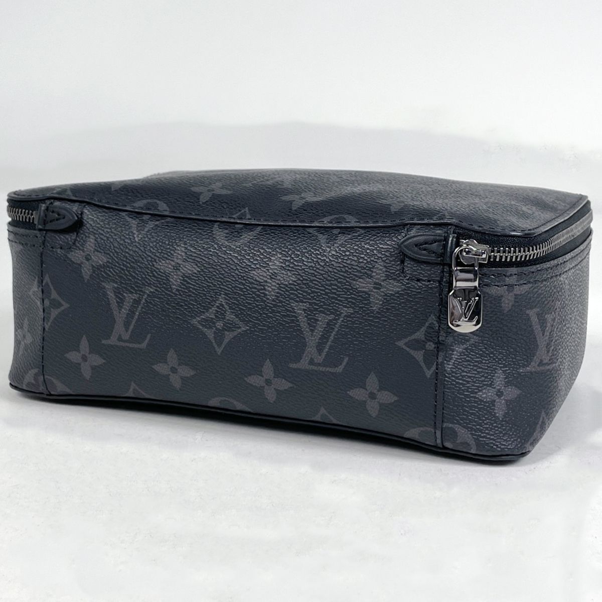 Louis Vuitton Cube de Langemont MM Travel Pouch Monogram Eclipse Black — view 2