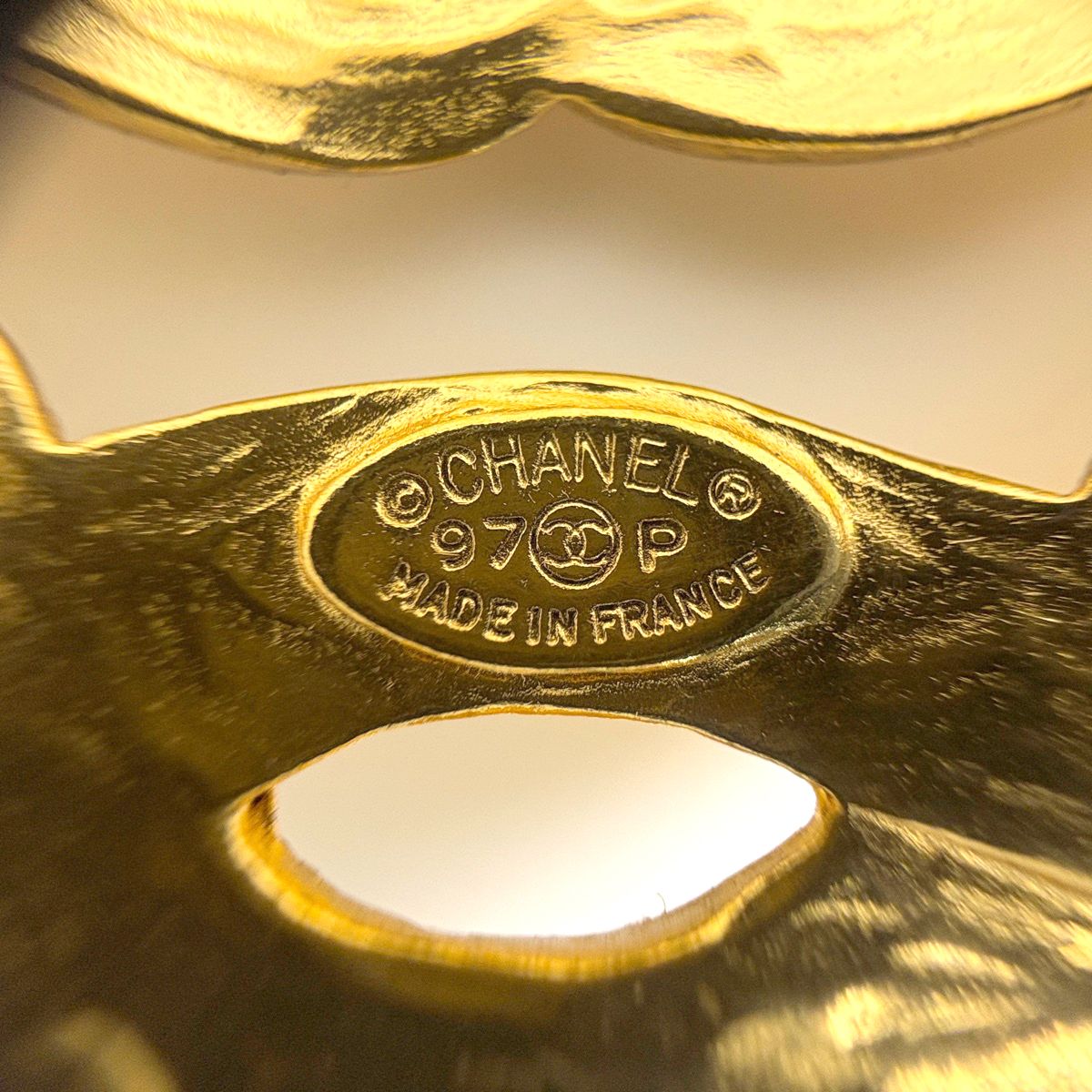 Chanel CC Logo Brooch Gold Plated — view 6