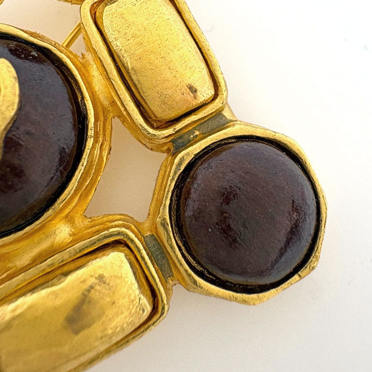 Chanel CC Logo Brooch Gold Plated — view 3