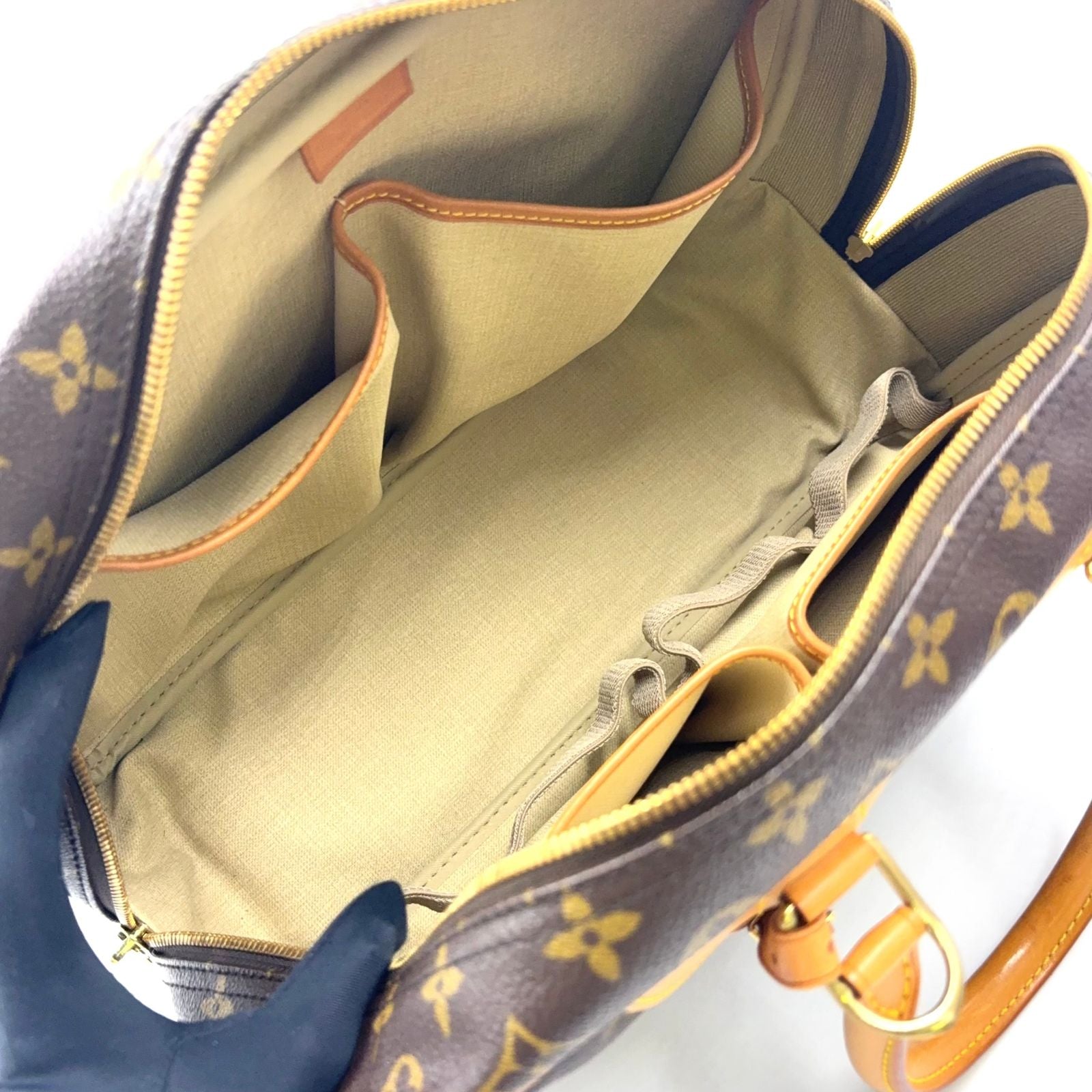 Louis Vuitton Deauville Bowling Vanity Monogram Leather Brown Light Handbag Gold — view 3
