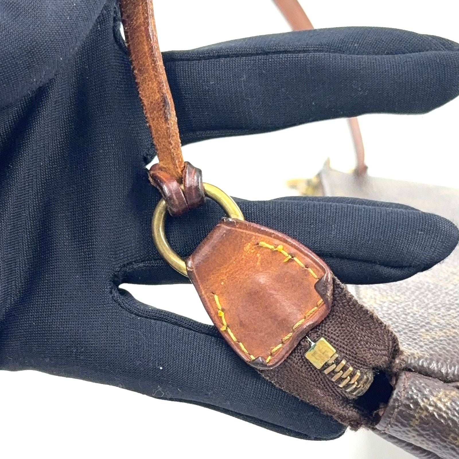 Louis Vuitton Pochette Monogram Leather Brown Light Handbag Gold — view 5