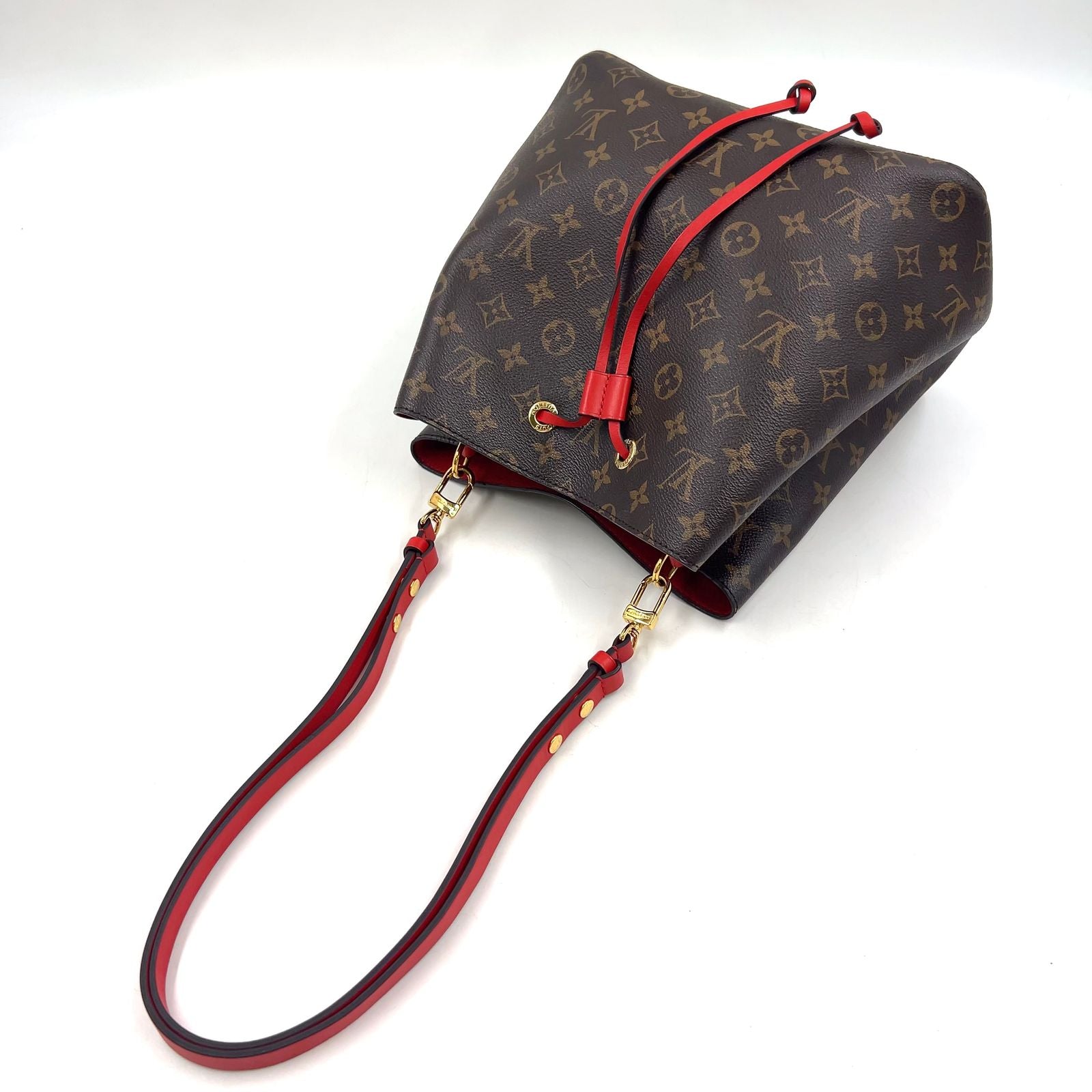 Louis Vuitton Neo Noe Monogram Coquelicot Leather Brown Red Shoulder Bag Gold — view 5