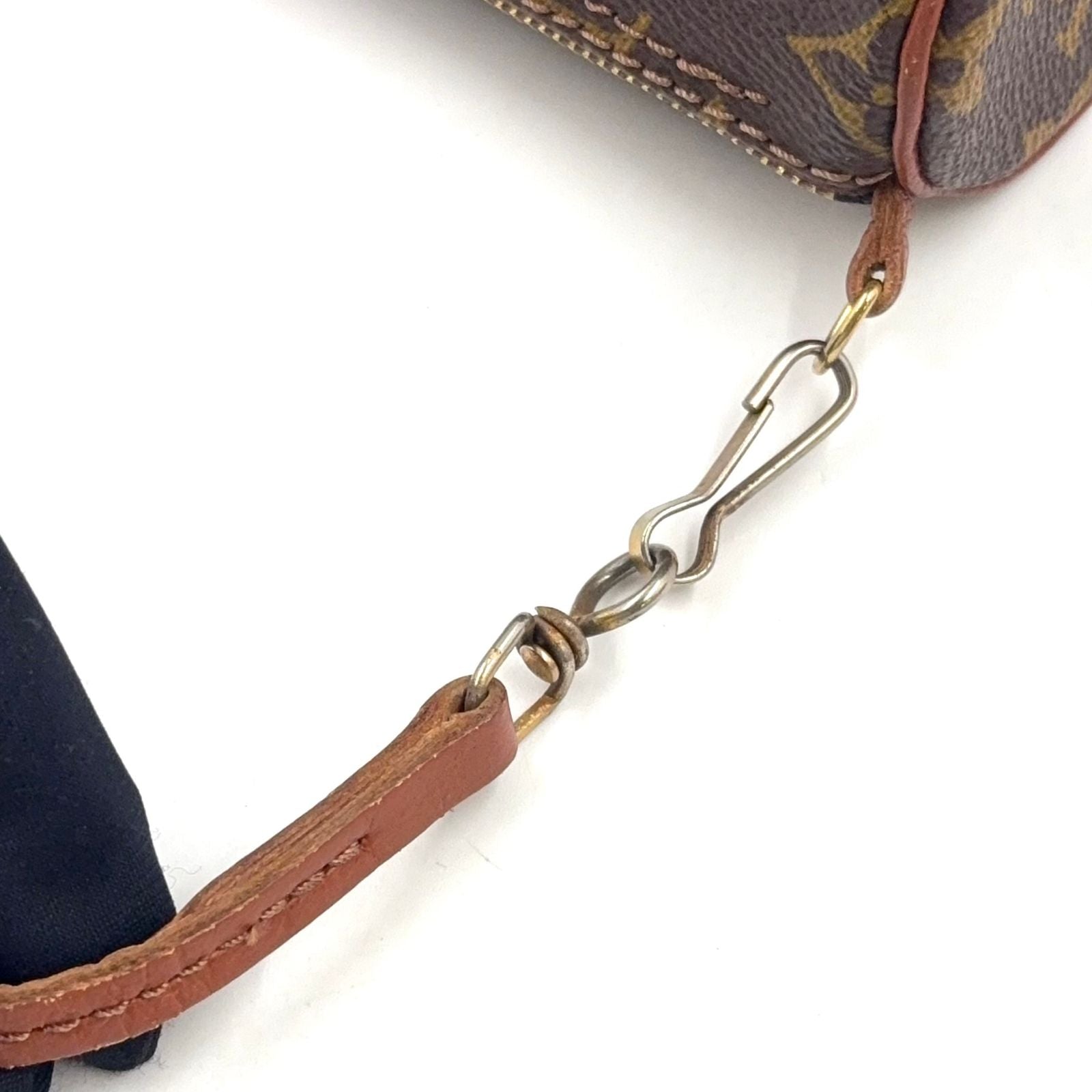 Louis Vuitton Papillon Unknown Leather Brown Light Pouch Gold — view 6