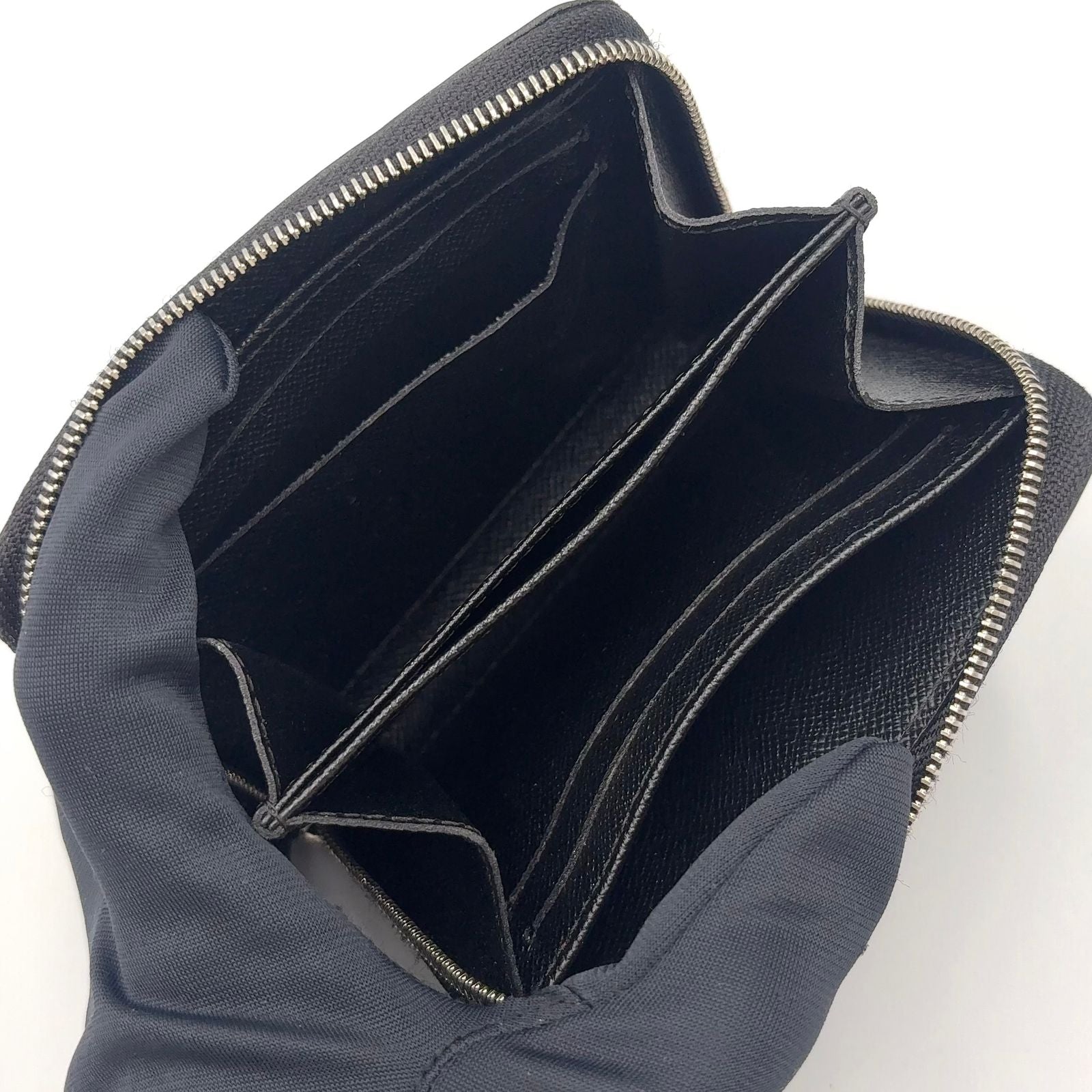 Louis Vuitton Zippy Coin Purse Epi Noir Leather Black Case Silver — view 3