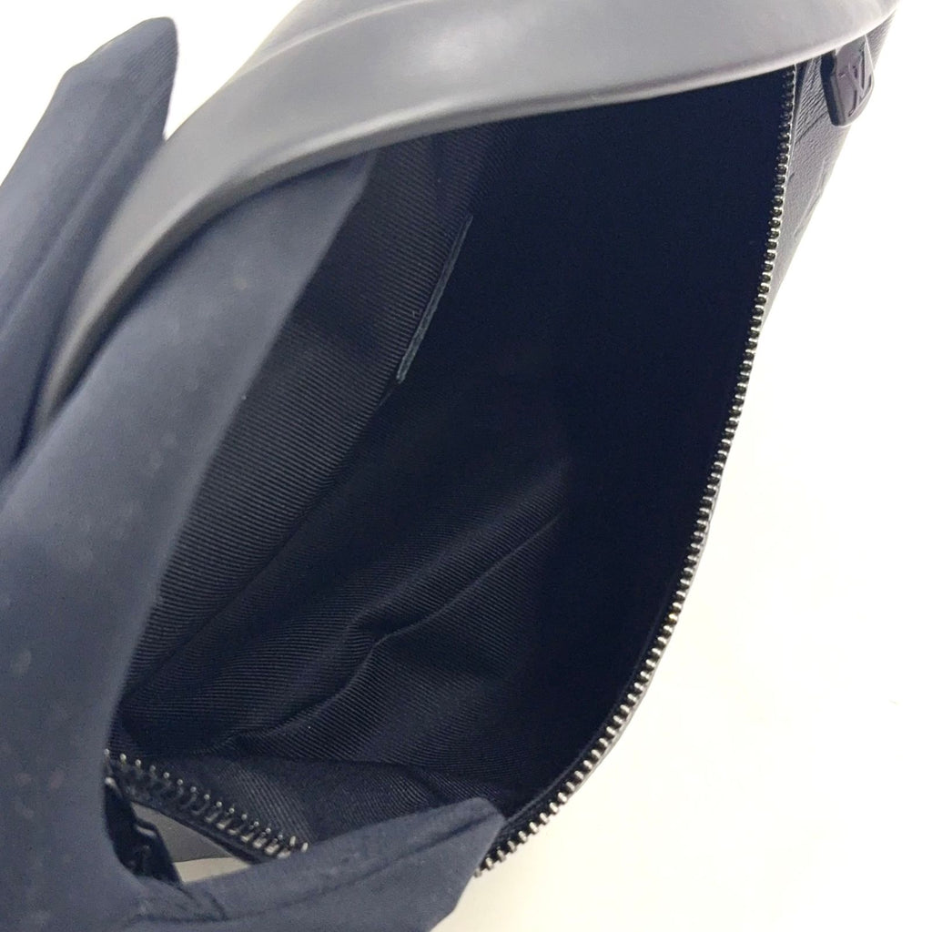 Louis Vuitton Discovery Bum Bag PM Leather Black — view 3