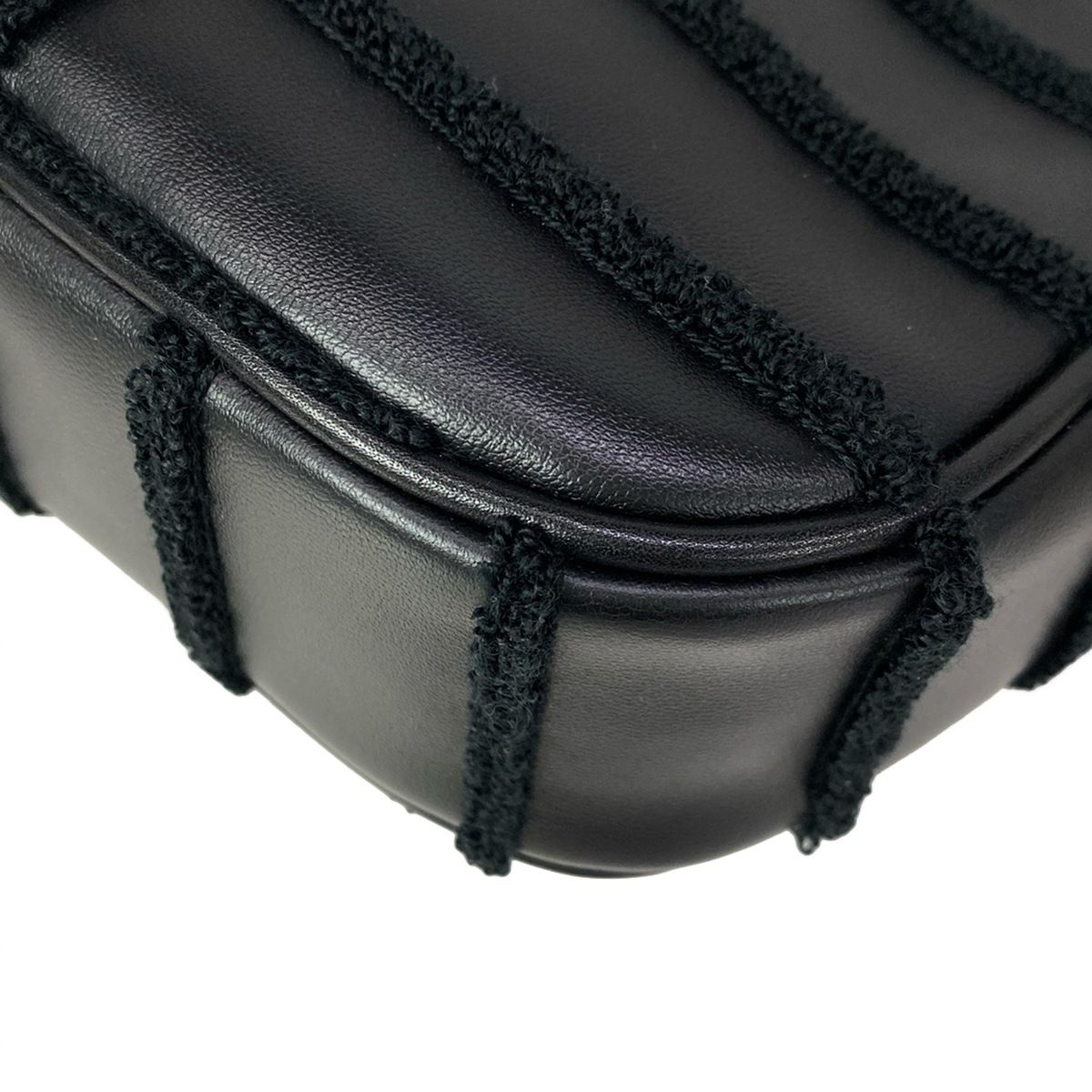 Celine Shoulder Bag Matelasse Monochrome Black Chain Leather — view 9