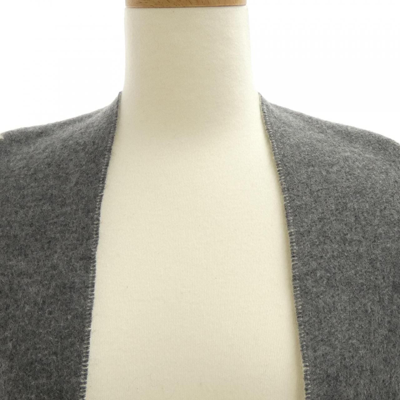 Louis Vuitton Stole Scarf — view 4