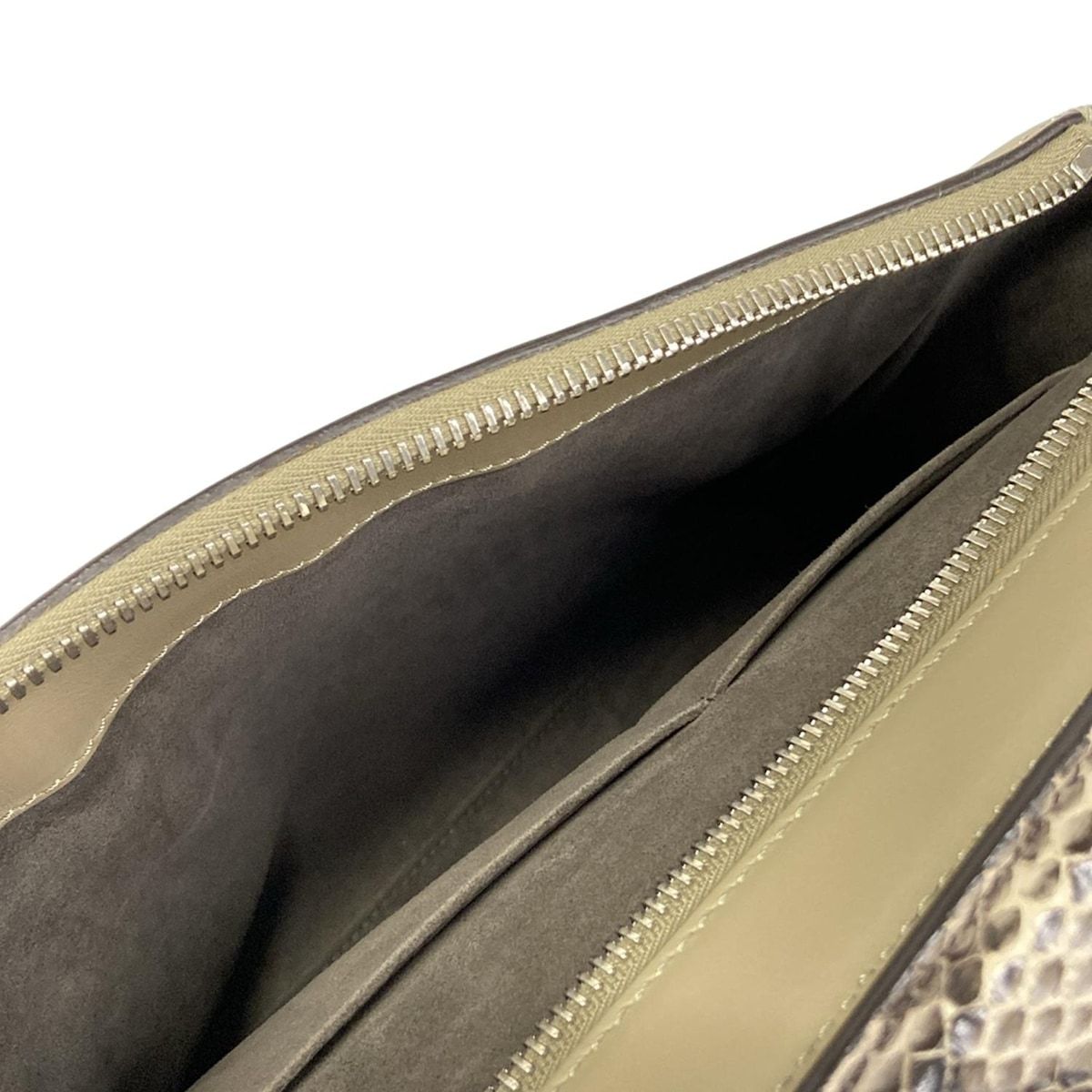 Fendi Handbagcom Gray Beige Leather Handbag — view 7
