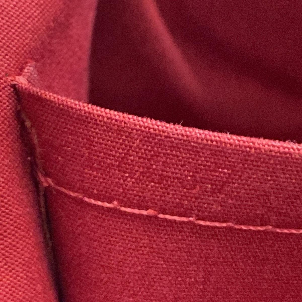 Louis Vuitton Shoulder Bag Monogram Vernis Rosewood Avenue Pomme D'amour Leather — view 9