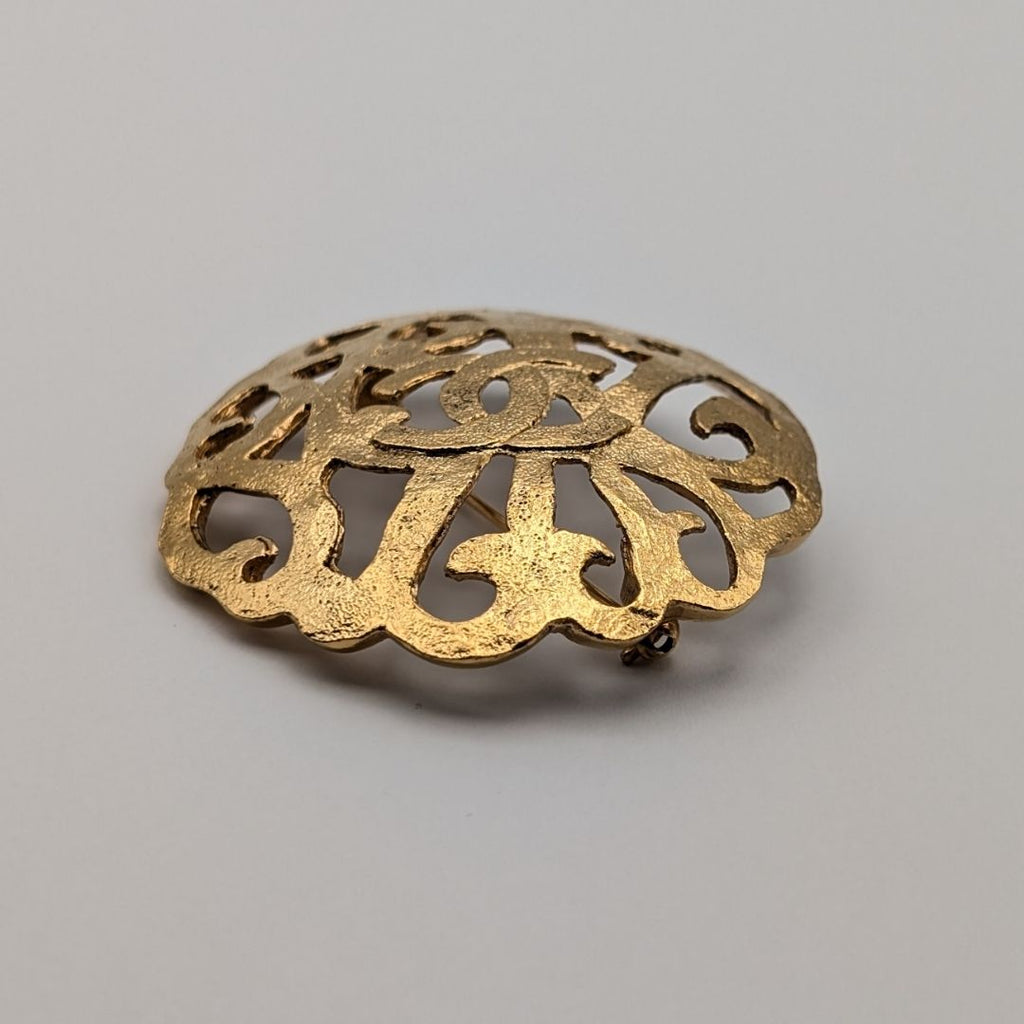 Chanel Brooch CC Logo Gold Vintage Round Thistle 25 — view 2