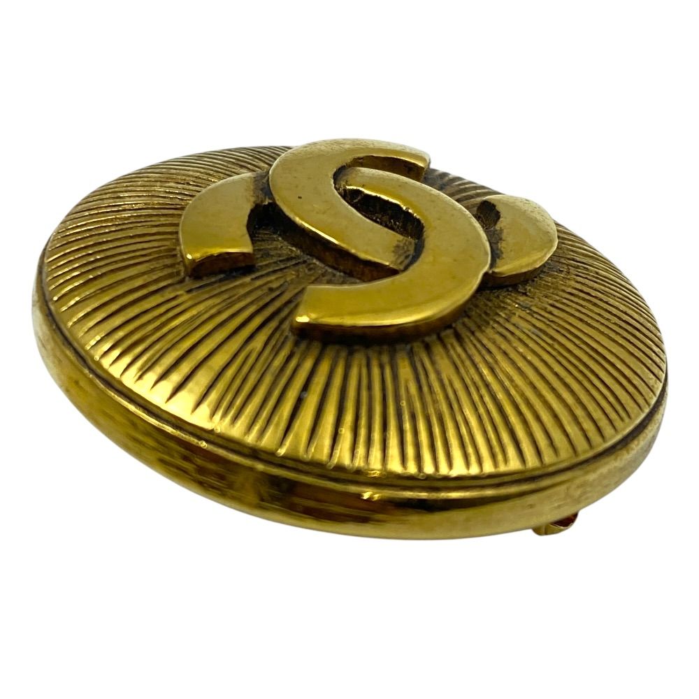 Chanel Vintage CC Logo Brooch Metal Gold High Quality Presence Accent — view 4