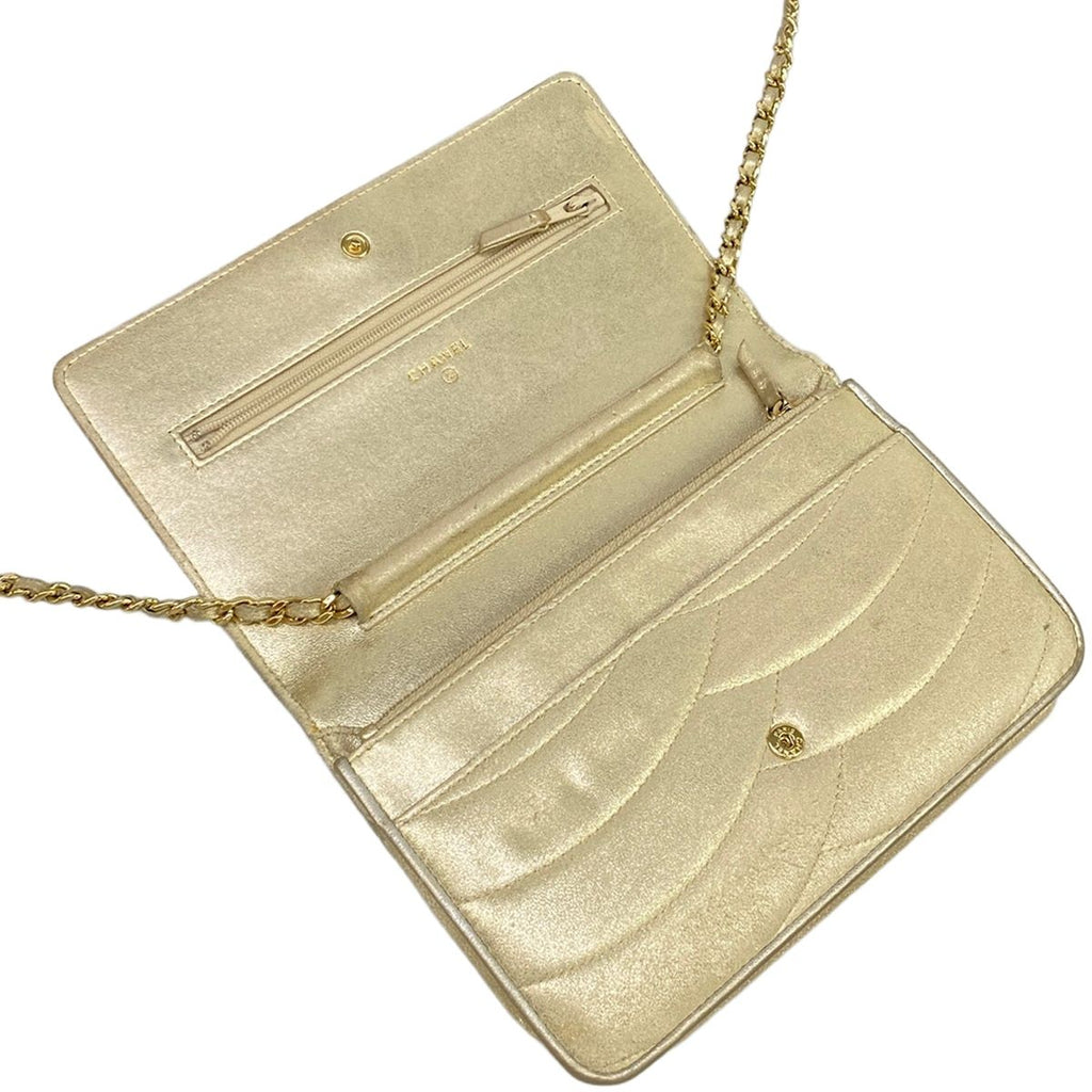 Chanel Wallet Gold Chain Wave Stitch Shoulder — view 3