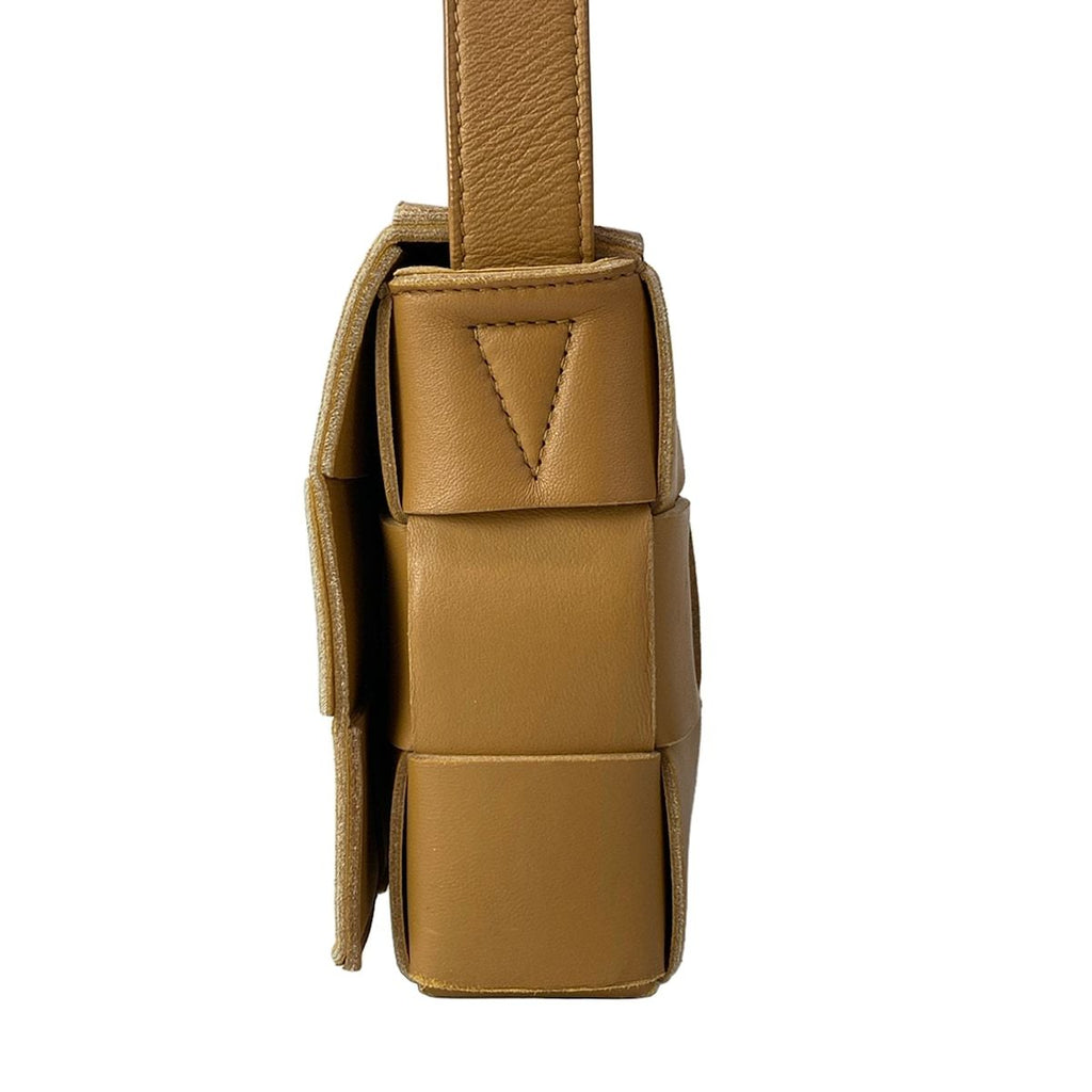 Bottega Veneta Shoulder Bag Cassette Brown Leather — view 4