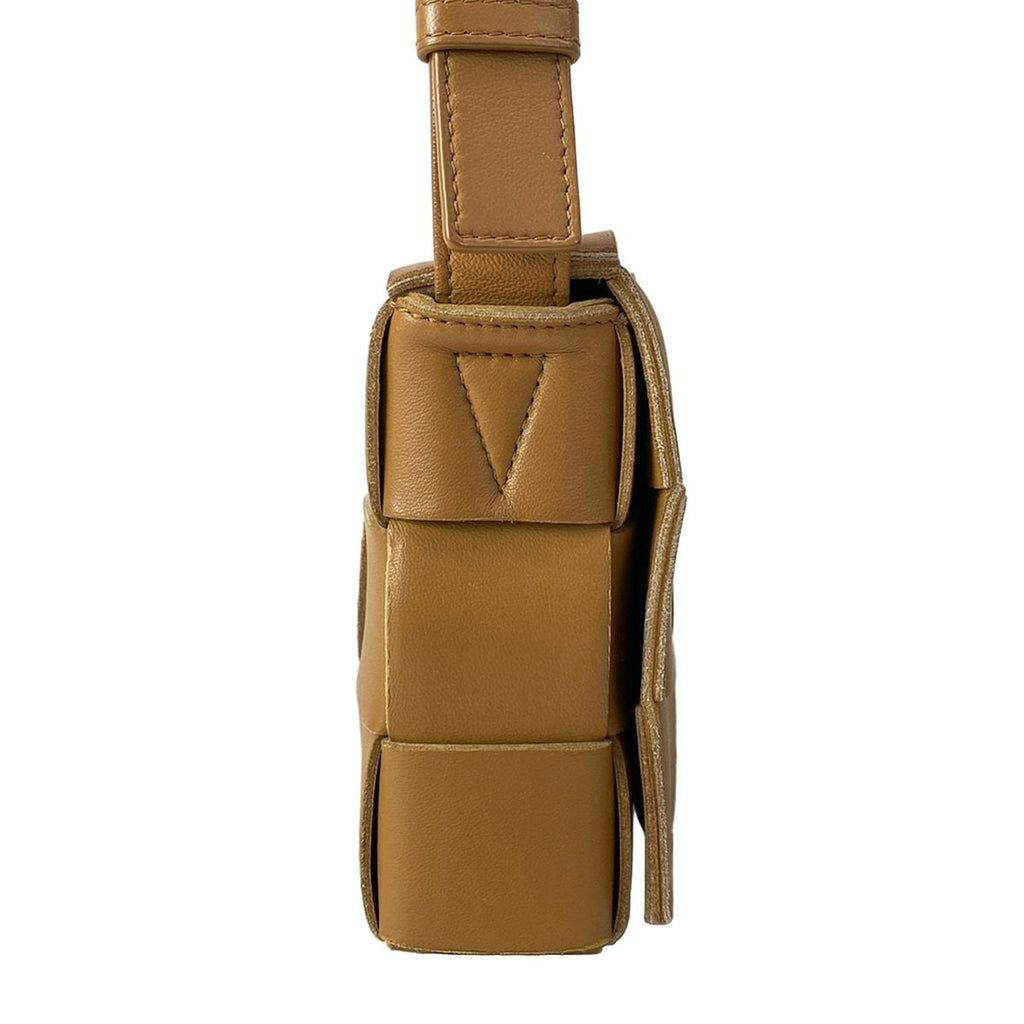 Bottega Veneta Shoulder Bag Cassette Brown Leather — view 2