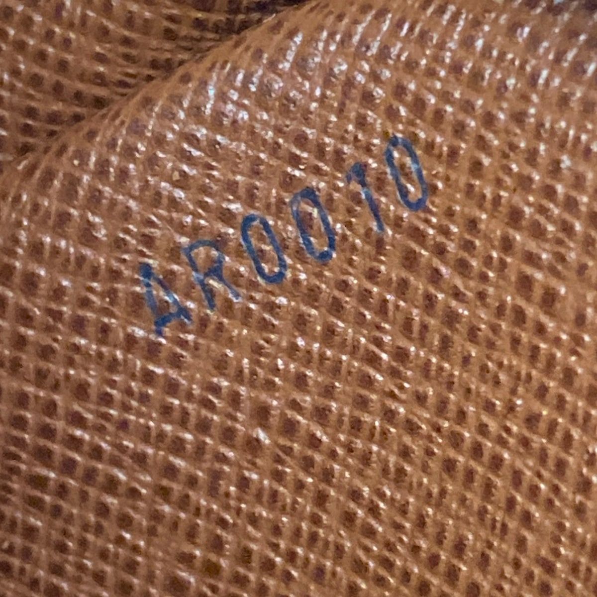 Louis Vuitton Shoulder Bag Monogram Danube — view 9
