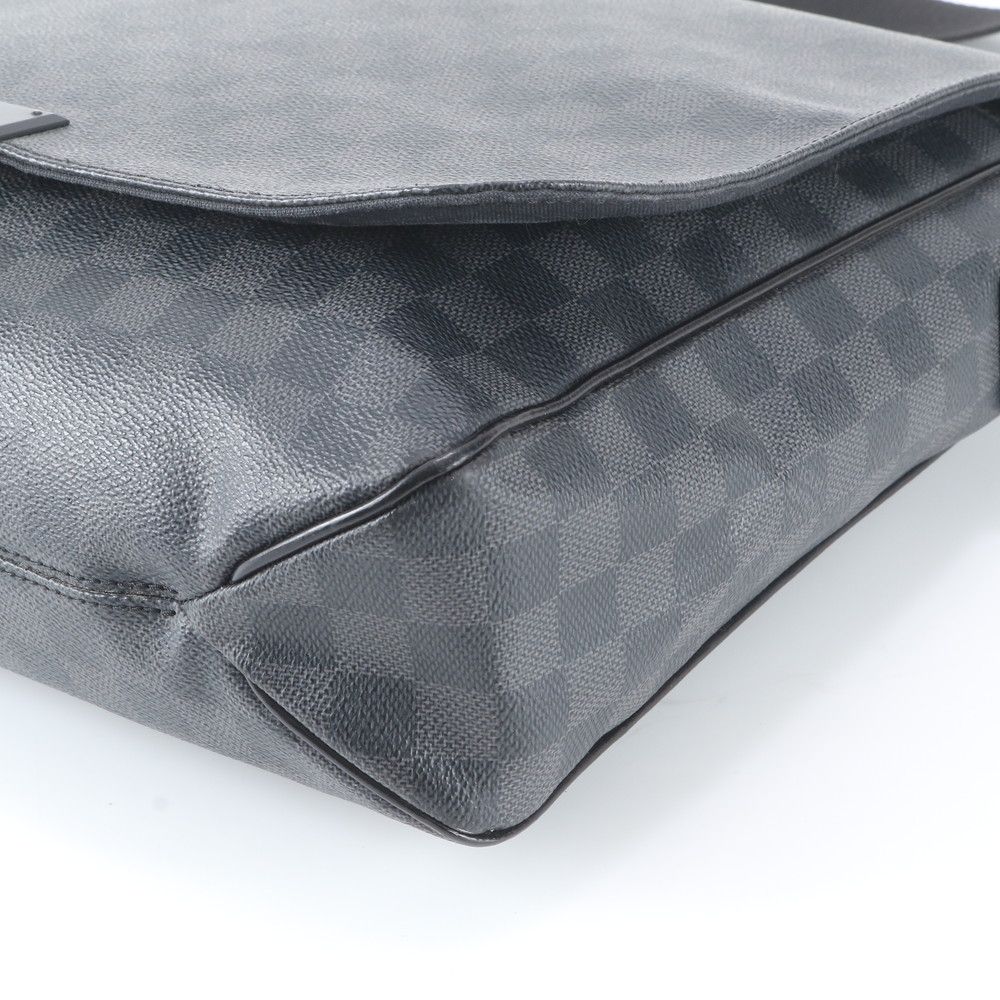 Louis Vuitton Damier Graphite District GM Leather Shoulder Bag Crossbody — view 4