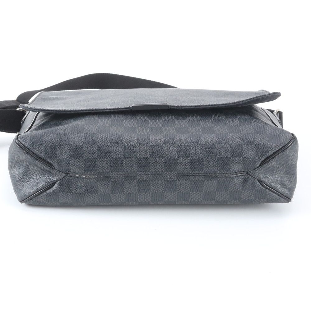 Louis Vuitton Damier Graphite District GM Leather Shoulder Bag Crossbody — view 6