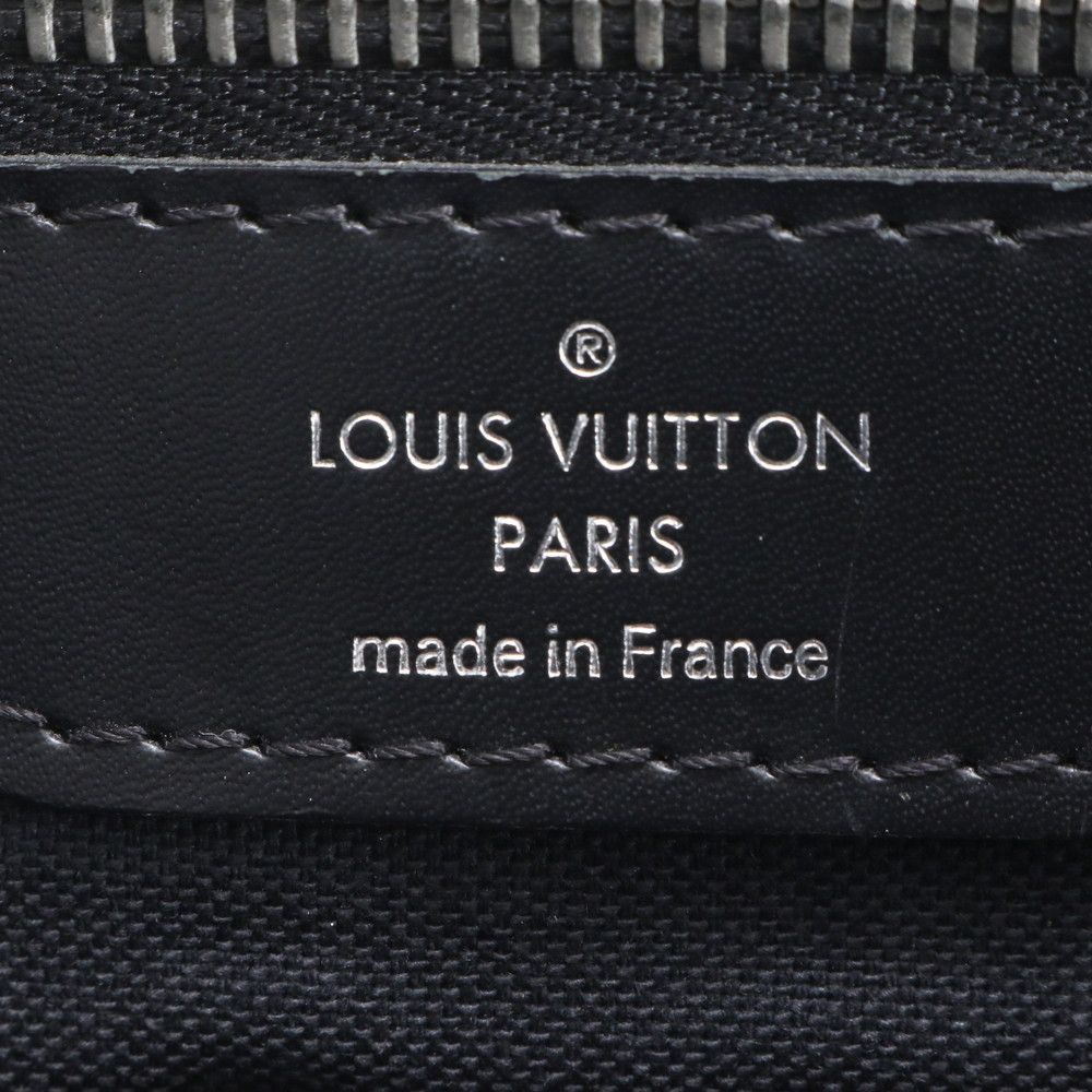Louis Vuitton Damier Graphite District GM Leather Shoulder Bag Crossbody — view 9