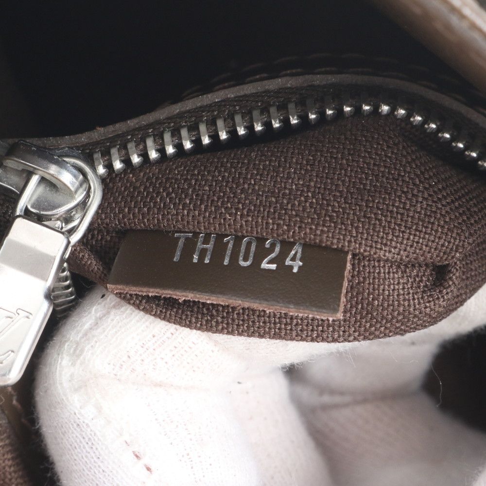 Louis Vuitton Taiga Kasbek PM Leather Tote Shoulder Business Document — view 9