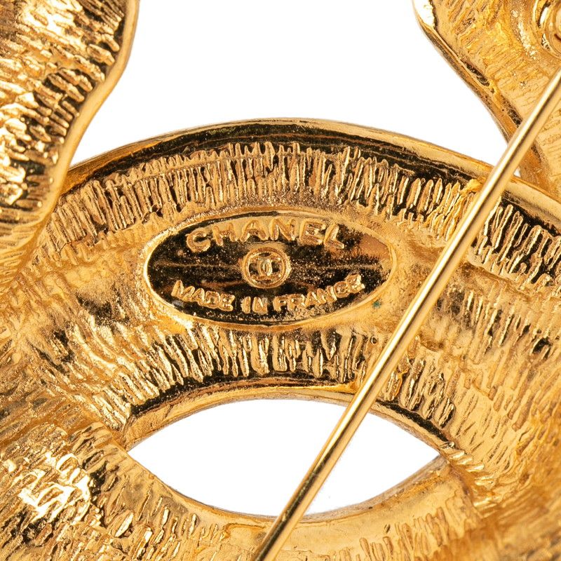 Chanel CC Logo Quilted Brooch Gold Plated — view 3