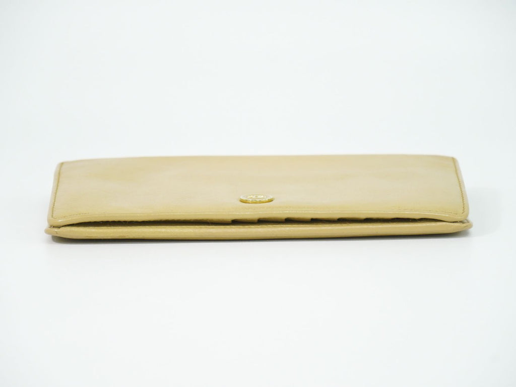 Chanel Coco Button CC Logo Wallet Leather Beige — view 3