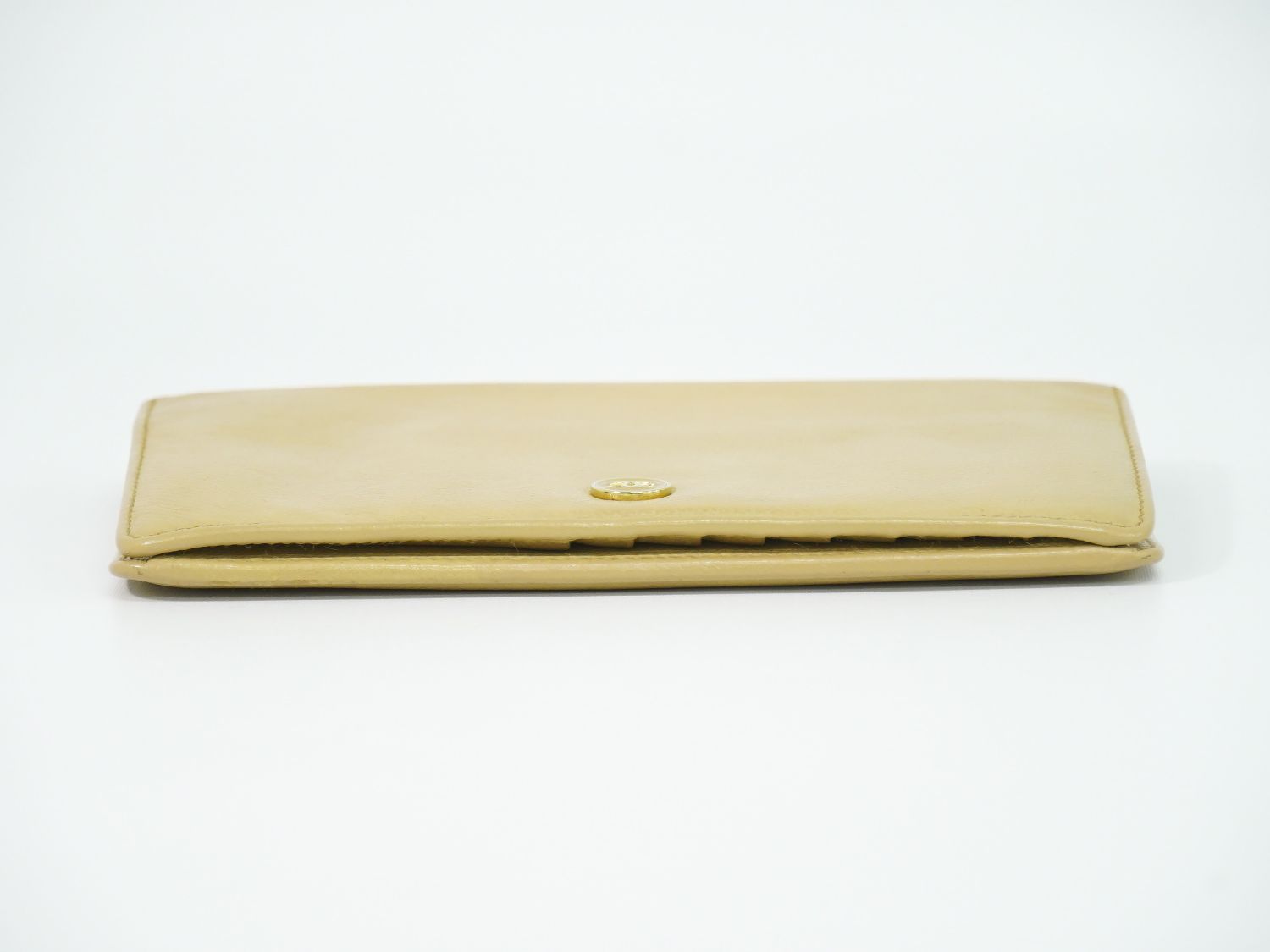Chanel Coco Button CC Logo Wallet Leather Beige — view 3