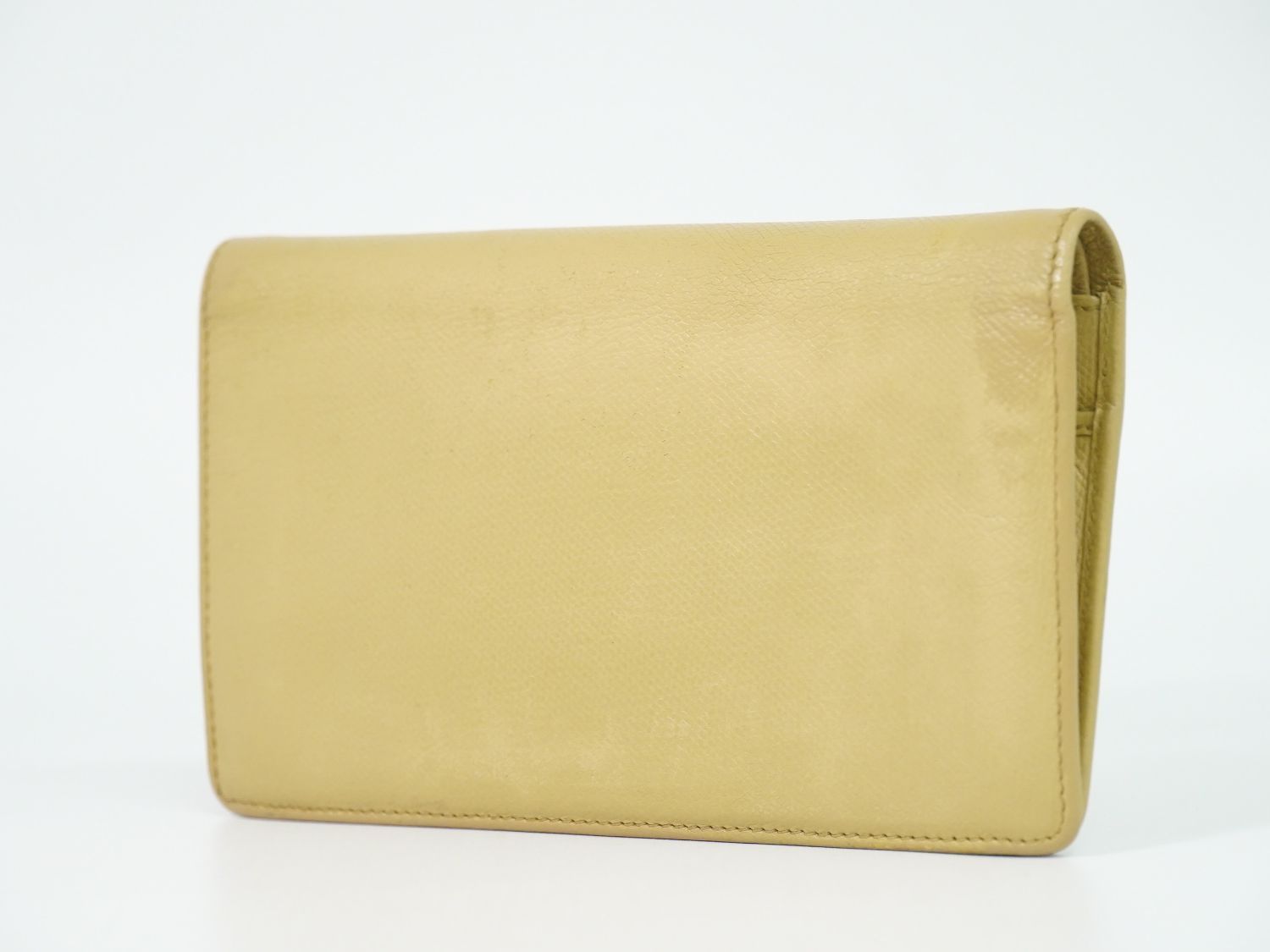 Chanel Coco Button CC Logo Wallet Leather Beige — view 2