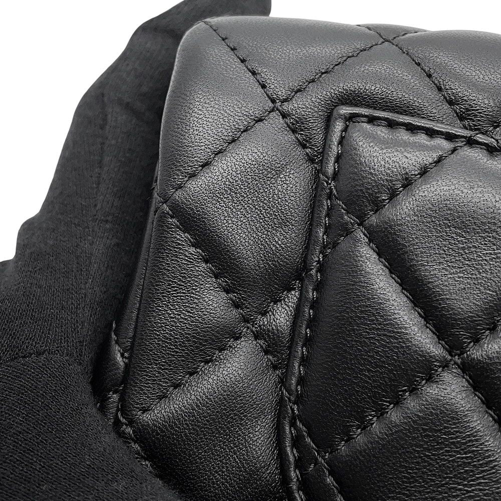 Chanel Chain Shoulder Bag CC Logo Mini Quilted Lambskin Black — view 8
