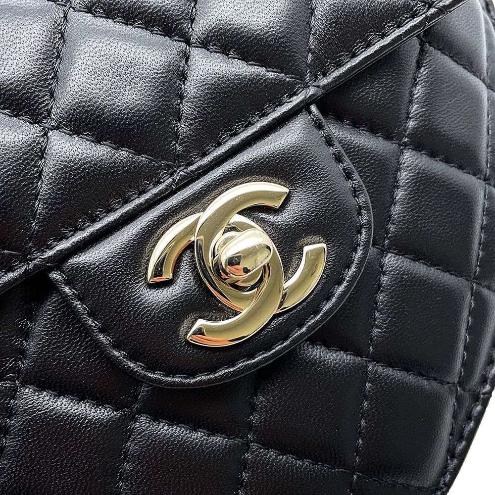 Chanel Chain Shoulder Bag Quilted CC Logo Lambskin Black — view 8