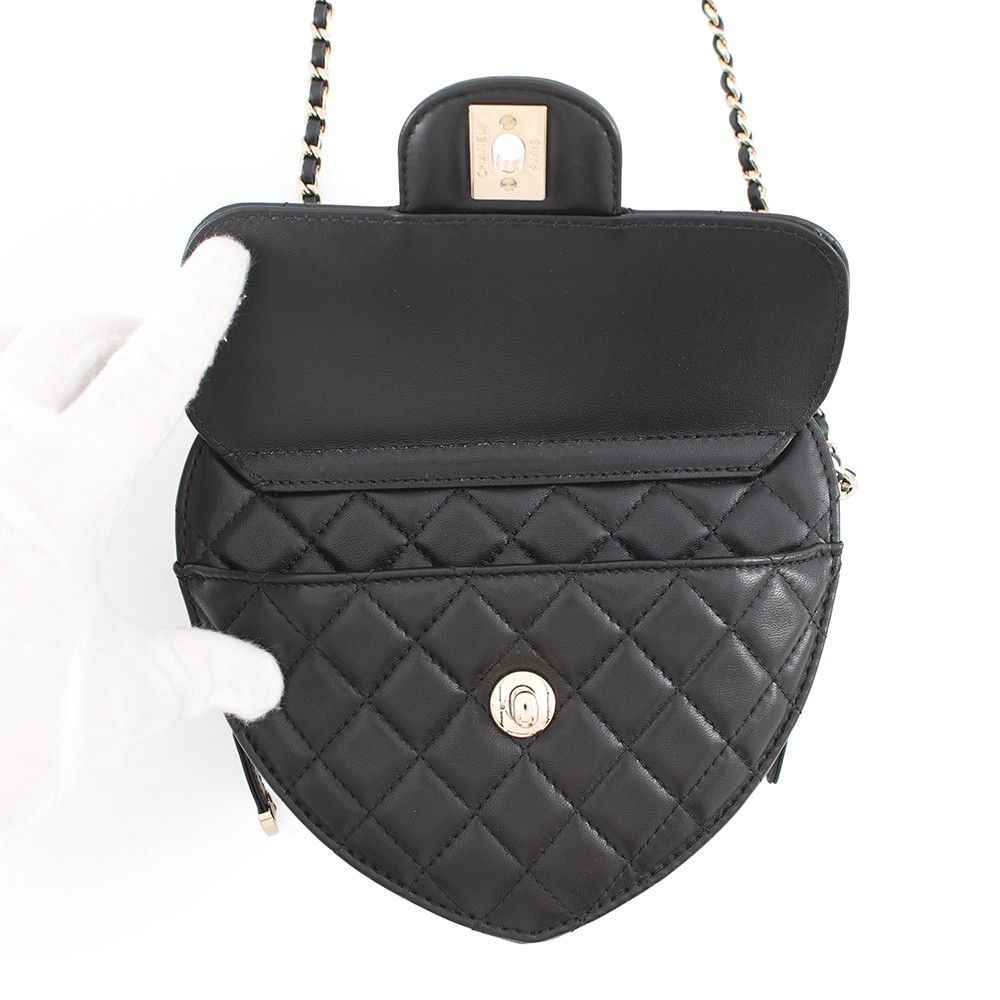 Chanel Chain Shoulder Bag Quilted CC Logo Lambskin Black — view 5