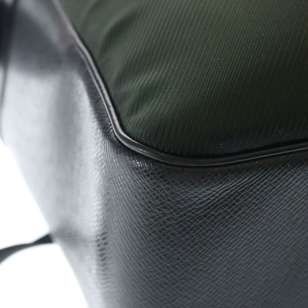 Louis Vuitton Taiga Shoulder Bag Black Green Leather Silver — view 5