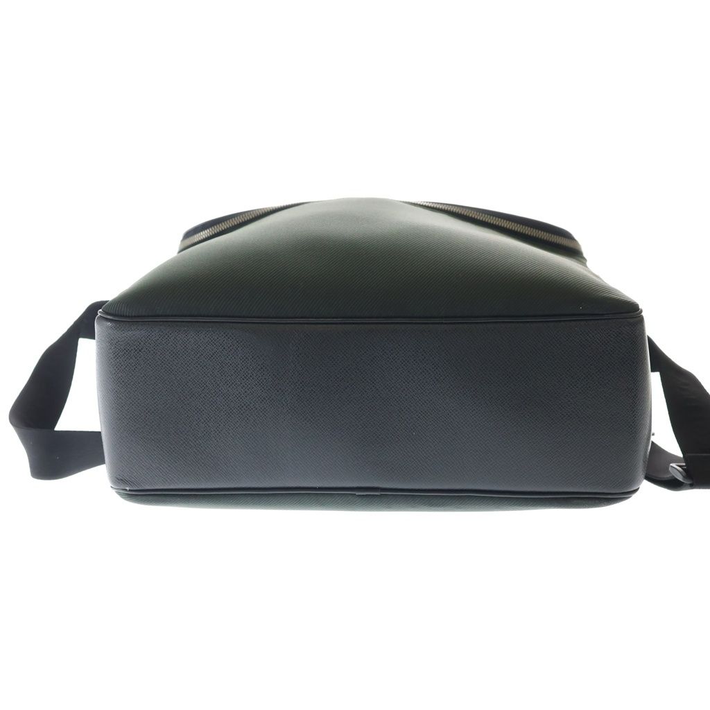 Louis Vuitton Taiga Shoulder Bag Black Green Leather Silver — view 4